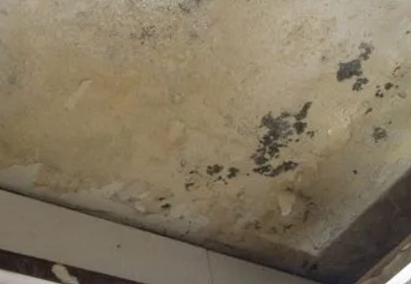 龙亭阳台漏水维修公司分享下龙亭卫生间渗水维修需要注意哪些问题。